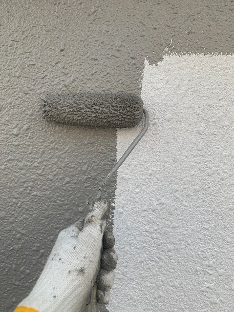 外壁塗装中塗り